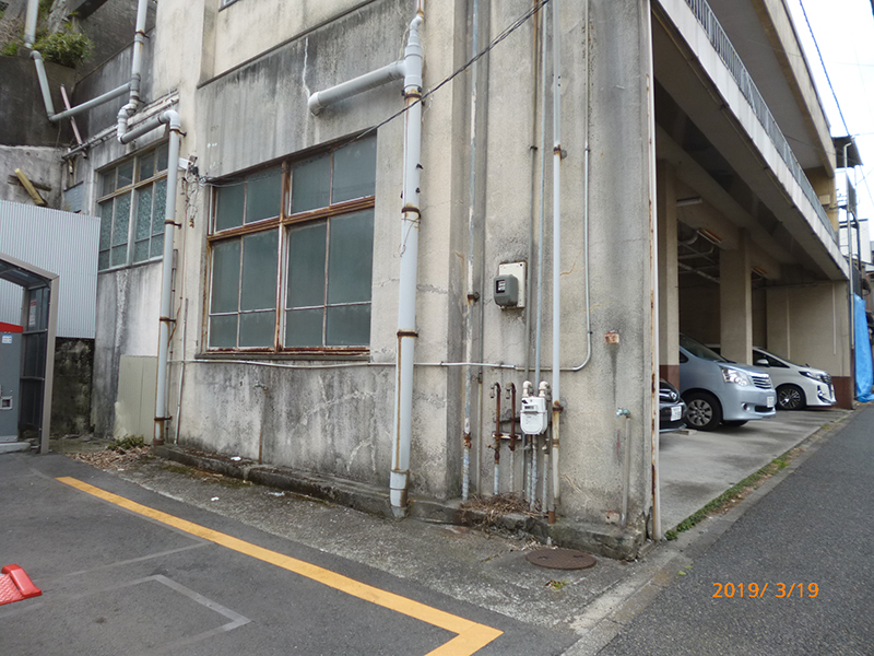 B建物前1