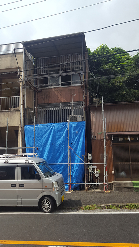 C建物前2
